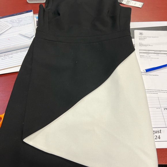 Elegant dress for date night or special occasion - Picture 4 of 4